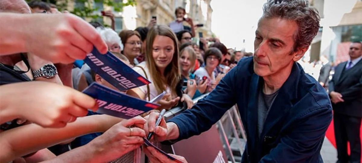 Peter Capaldi signs autographs