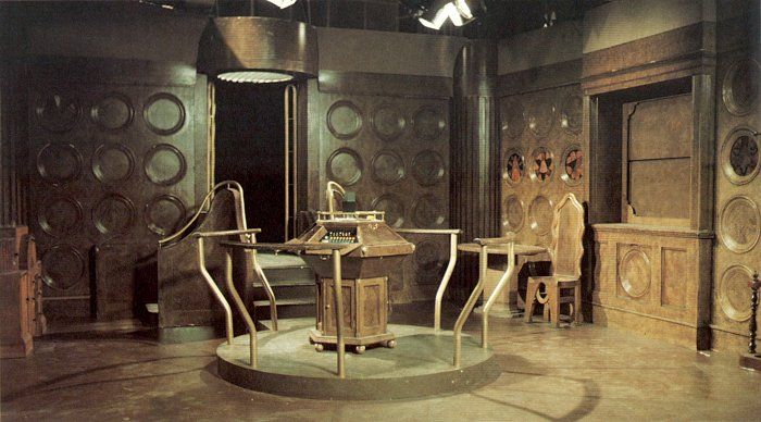 Doctor Who: the TARDIS has a secondary console room